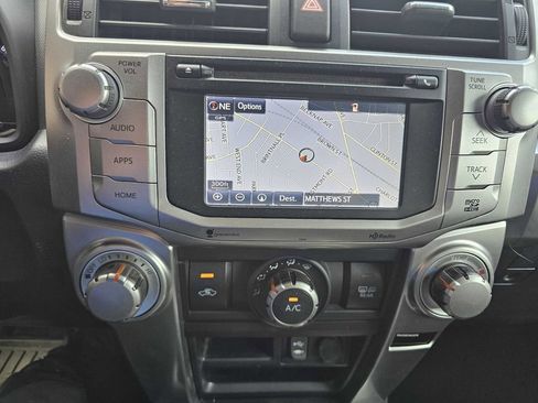 Used 2014 Toyota 4Runner SR5 AWD/4WD image 16