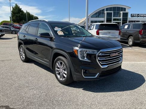 Used 2024 GMC Terrain SLT AWD/4WD image 3