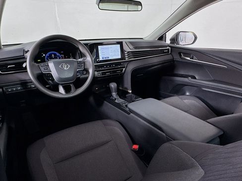 Used 2025 Toyota Camry LE image 25