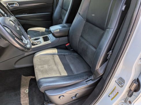 Used 2018 Jeep Grand Cherokee Altitude AWD/4WD image 21