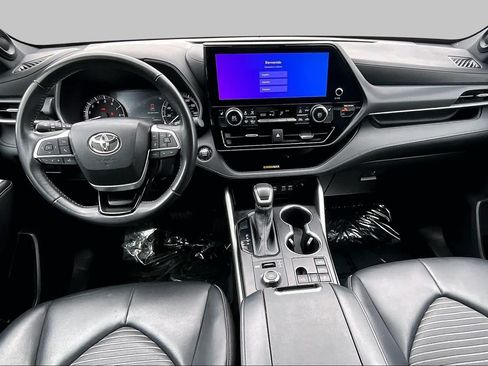Used 2023 Toyota Highlander XSE AWD/4WD image 16