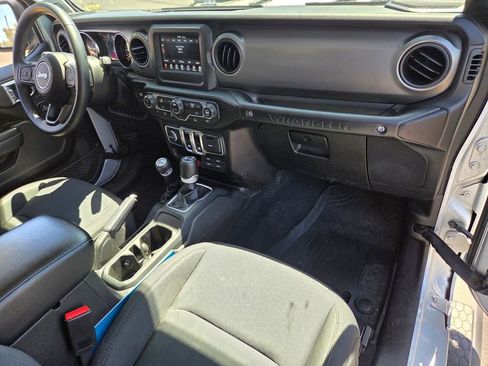 Used 2022 Jeep Wrangler Sport AWD/4WD image 16