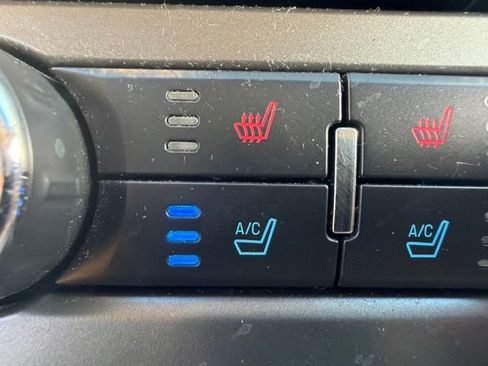 Used 2010 Ford Taurus Limited FWD image 27