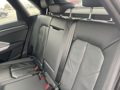 Used 2025 Audi Q3 2.0T Premium image 36