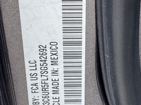 Used 2025 RAM 2500 Laramie AWD/4WD image 29