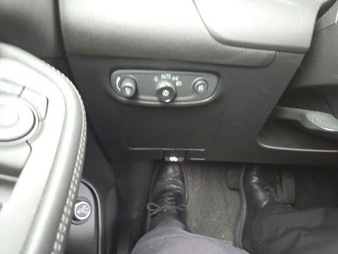 Used 2020 Buick Encore GX Preferred w/ Cold Weather Comfort Package FWD image 6