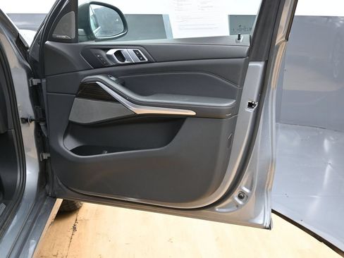 Used 2025 BMW X7 xDrive40i AWD/4WD image 38