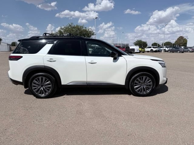 Used 2023 Nissan Pathfinder SL w/ SL Premium Package FWD image 5