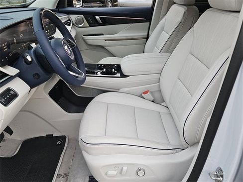 New 2026 Buick Enclave Avenir w/ Super Cruise Package image 9