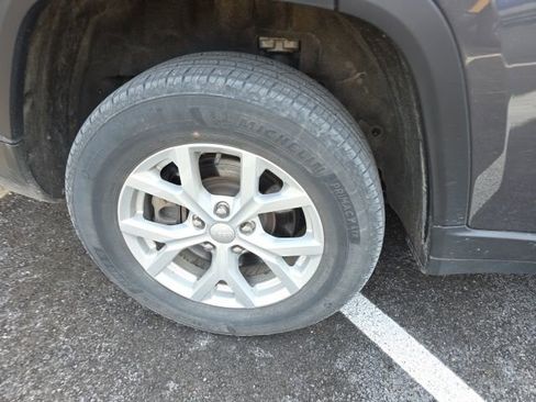 Used 2023 Jeep Grand Cherokee L Limited image 7