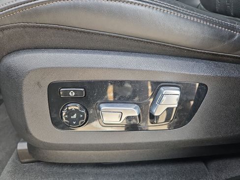 Used 2022 BMW X5 M50i w/ Executive Package image 14