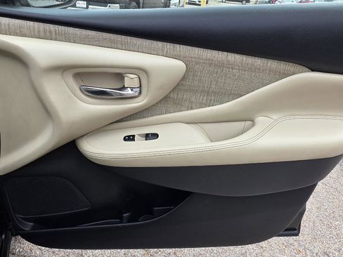 Used 2021 Nissan Murano SV FWD image 25