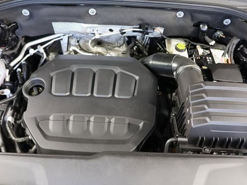 Used 2024 Volkswagen Atlas SE image 2