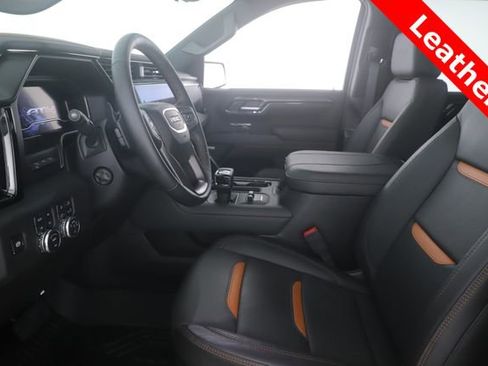 Used 2025 GMC Sierra 1500 AT4 w/ Technology Package AWD/4WD image 16