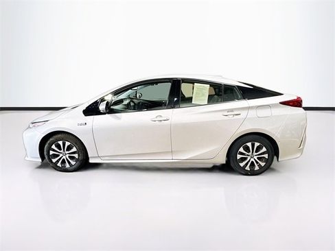 Used 2020 Toyota Prius Prime Limited image 4