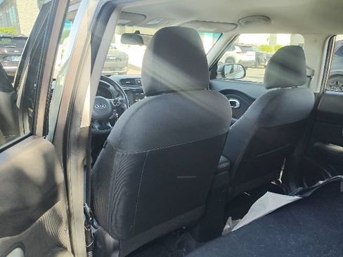 Used 2018 Kia Soul + FWD image 12