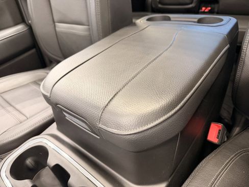 Used 2023 GMC Sierra 3500 Denali image 53