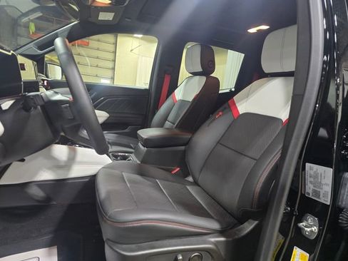 Used 2025 GMC Canyon AT4 w/ AT4X Package AWD/4WD image 6