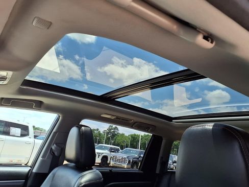 Used 2018 Toyota Highlander Limited Platinum FWD image 12