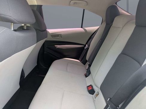 Used 2022 Toyota Corolla L FWD image 12