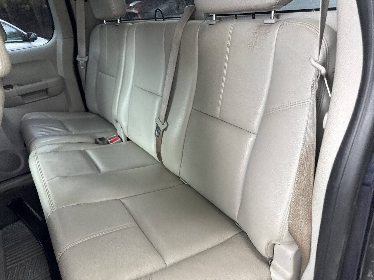 Used 2007 Chevrolet Silverado 2500 LTZ w/ Safety Package AWD/4WD image 19