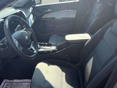 New 2026 Chevrolet Trax LT w/ LT Convenience Package FWD image 9
