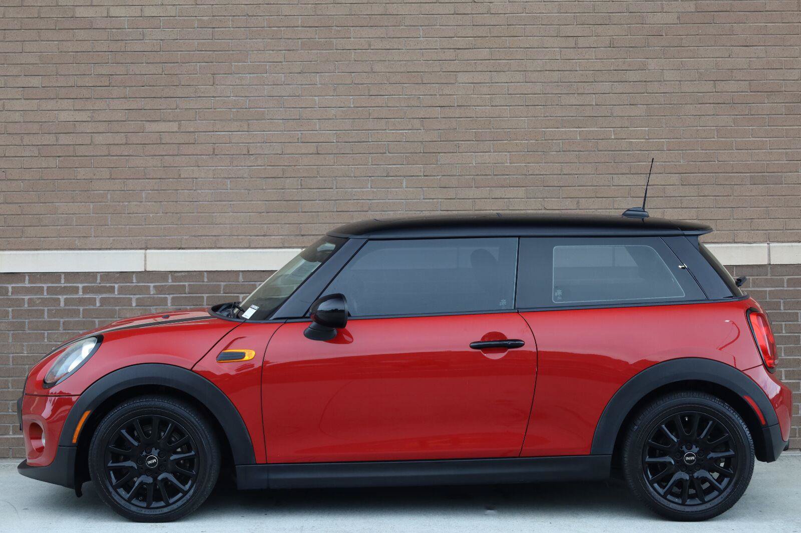 Used 2016 MINI Cooper 2-Door Hardtop FWD image 2