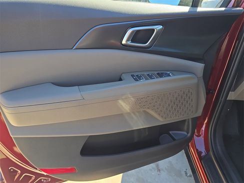 New 2026 Kia Carnival LXS image 17