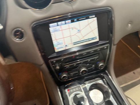 Used 2014 Jaguar XJ L Portfolio RWD image 18