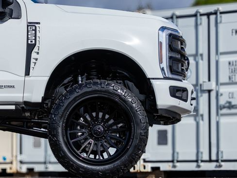 New 2025 Ford F250 Platinum image 15