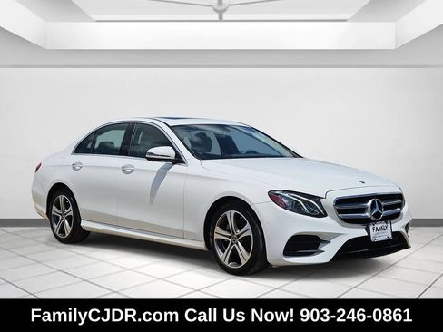 Used 2019 Mercedes-Benz E 300 4MATIC image 1