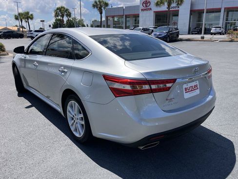 Used 2013 Toyota Avalon XLE Premium FWD image 3