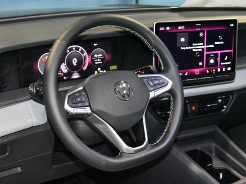 New 2026 Volkswagen Tiguan SE AWD/4WD image 2