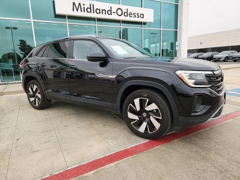 Used 2025 Volkswagen Atlas Cross Sport SE FWD image 8