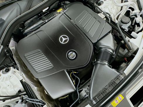 Used 2025 Mercedes-Benz GLC 350e 4MATIC w/ AMG Line image 31