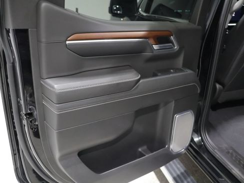 Used 2023 GMC Sierra 1500 Denali w/ Technology Package AWD/4WD image 19