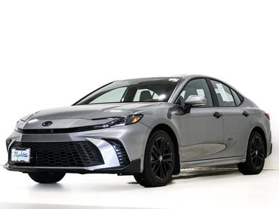 Used 2025 Toyota Camry SE w/ Multimedia Upgrade Package