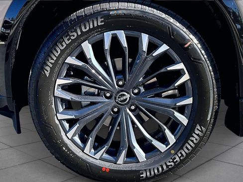 New 2026 Nissan Rogue Platinum image 11