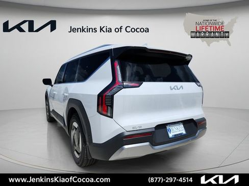 New 2026 Kia EV9 Wind AWD/4WD image 7