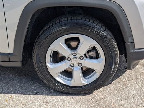 Used 2020 Jeep Compass Latitude image 17