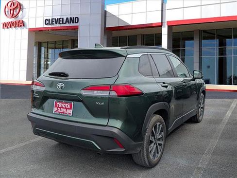Used 2024 Toyota Corolla Cross XLE image 7
