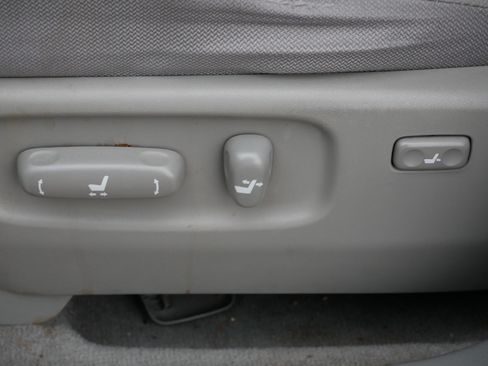 Used 2006 Toyota Highlander 2WD Hybrid image 19