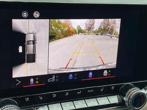 Certified 2025 GMC Canyon Denali image 21