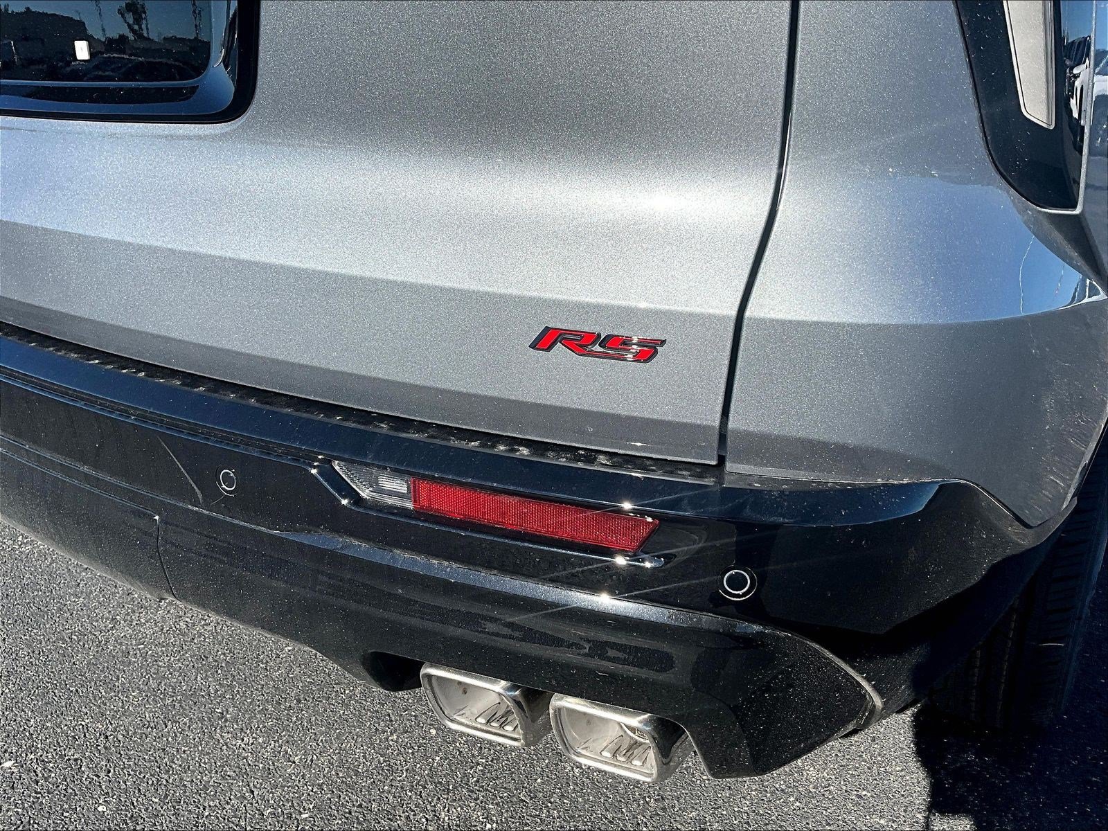 New 2027 Chevrolet Traverse RS w/ LPO, Floor Liner Package FWD image 14
