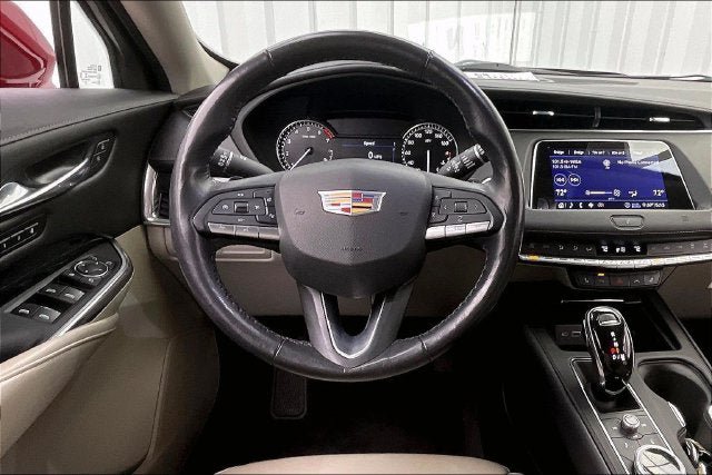 Used 2020 Cadillac XT4 Premium Luxury w/ Cold Weather Package AWD/4WD image 5