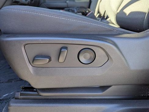 Used 2024 Chevrolet Silverado 1500 Custom image 11