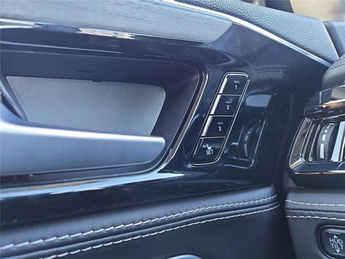 New 2026 Acura MDX SH-AWD w/Advance image 16