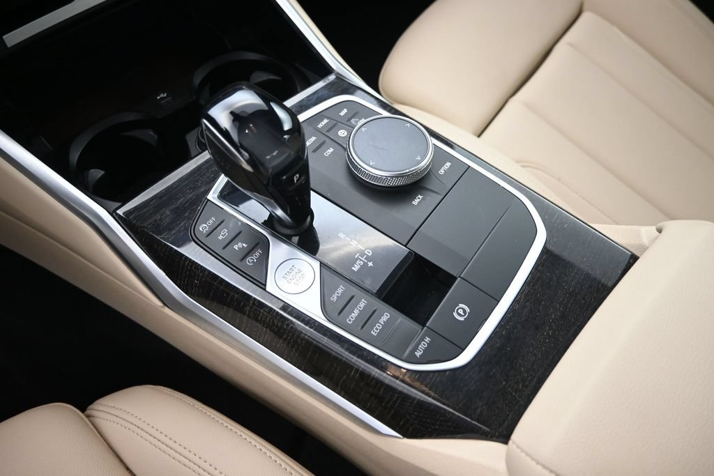 Used 2020 BMW 330i xDrive Sedan w/ Premium Package AWD/4WD image 16