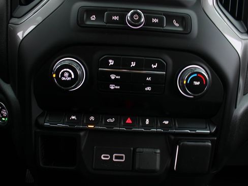 Used 2022 Chevrolet Silverado 1500 Custom image 32