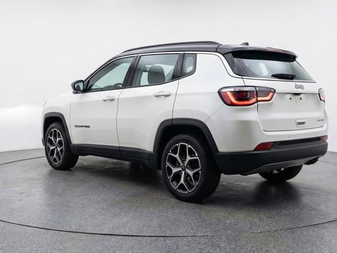Used 2025 Jeep Compass Limited AWD/4WD image 6